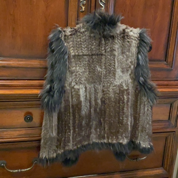 Gorgeous Fur Vest - Picture 2 of 5